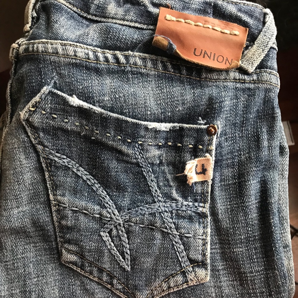 UNION Goddess Carino Distressed Jean - Picture 4 of 4